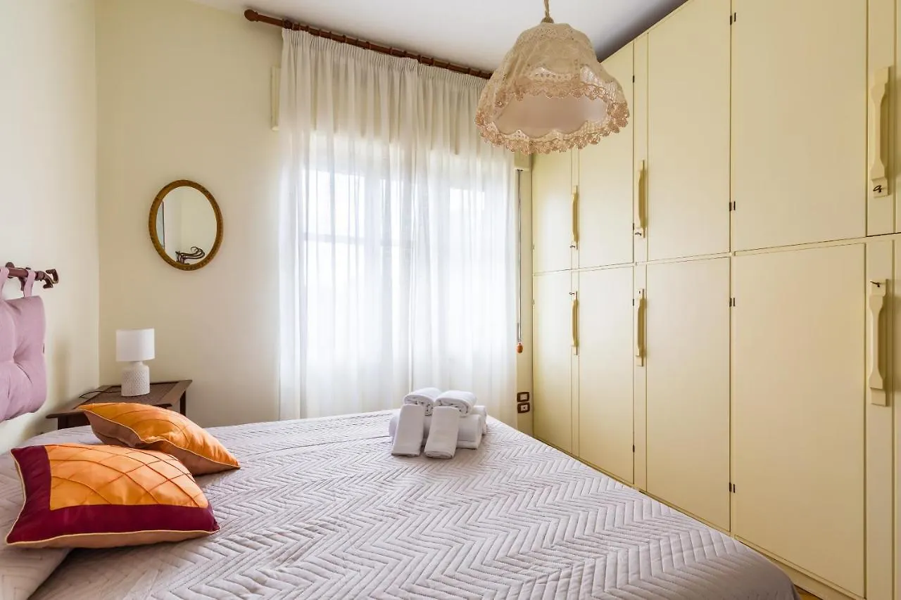 Ruta Comfort Flat Apartment Naples Italy